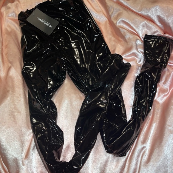 NEW Pretty Little Thing black High Waisted Vinyl Legging SIZE 0 - Picture 4 of 6